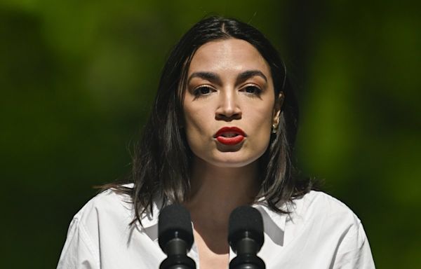 Alexandria Ocasio-Cortez rips Democrat's "shameful" post on Bernie Sanders