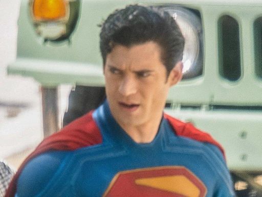 Who is the new actor filling the Superman suit and replacing Henry Cavill?