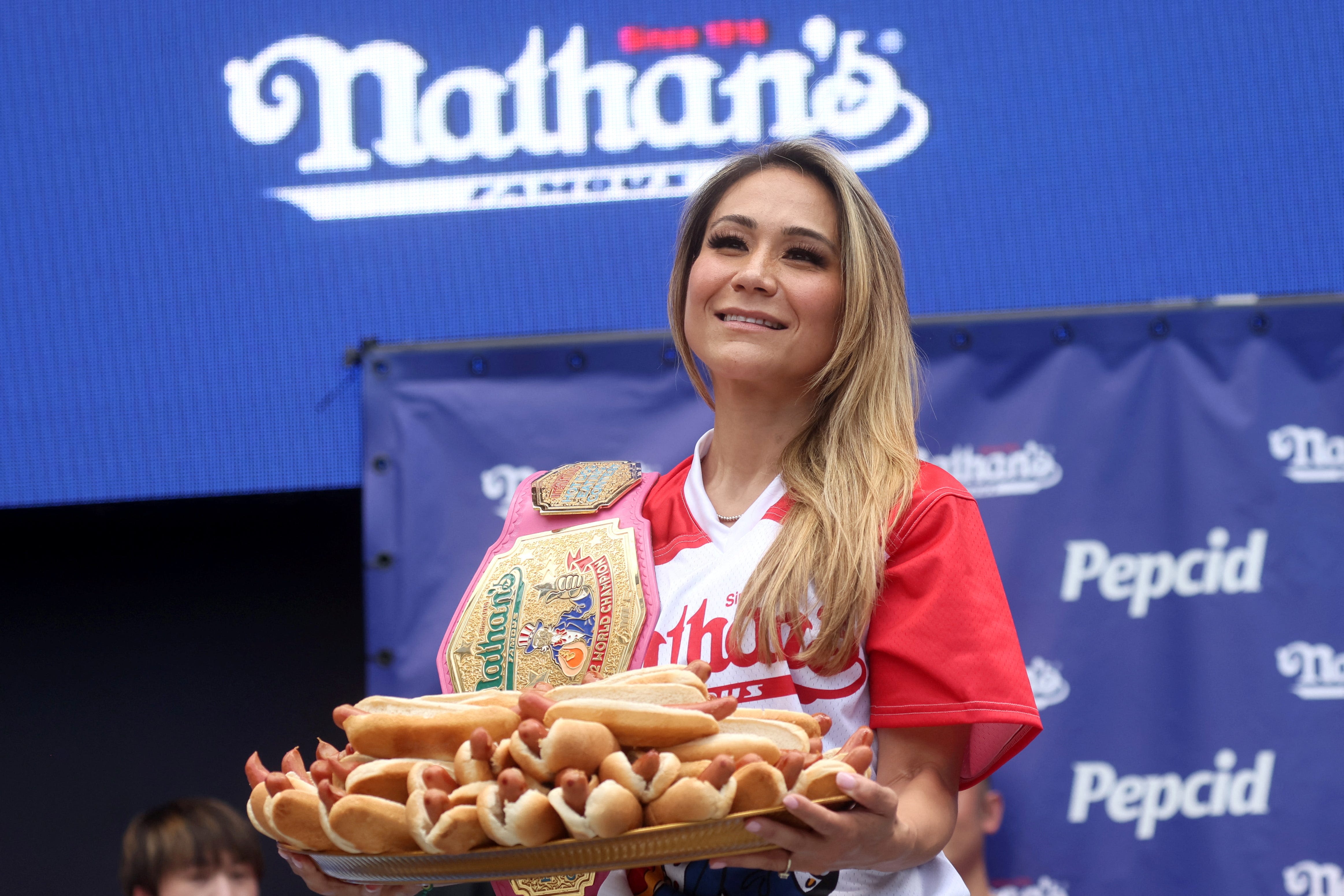 Who won Nathan's Hot Dog Eating Contest? Women's champion sets new record