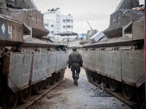 Israel pressiona e tanques chegam ao centro de Rafah apesar de condenação global Por Reuters