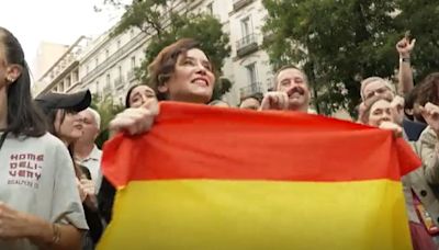 Isabel Díaz Ayuso, una fan entregada en el concierto de Manuel Turizo celebrando la Hispanidad 2024