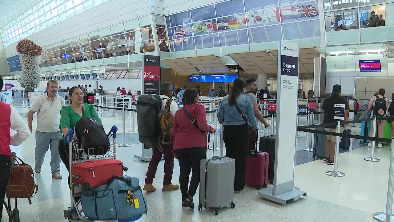 Holiday travelers heading to Mexico wary of Hurricane Beryl