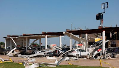 Live updates: Major damage, at least 7 dead in Denton & Cooke counties after tornado