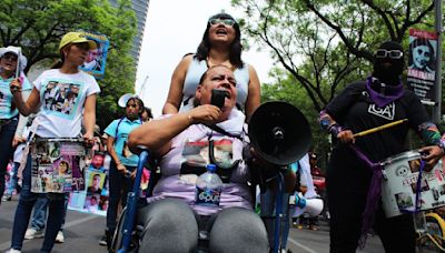 La marcha de las madres que no pueden abrazar a sus hijos