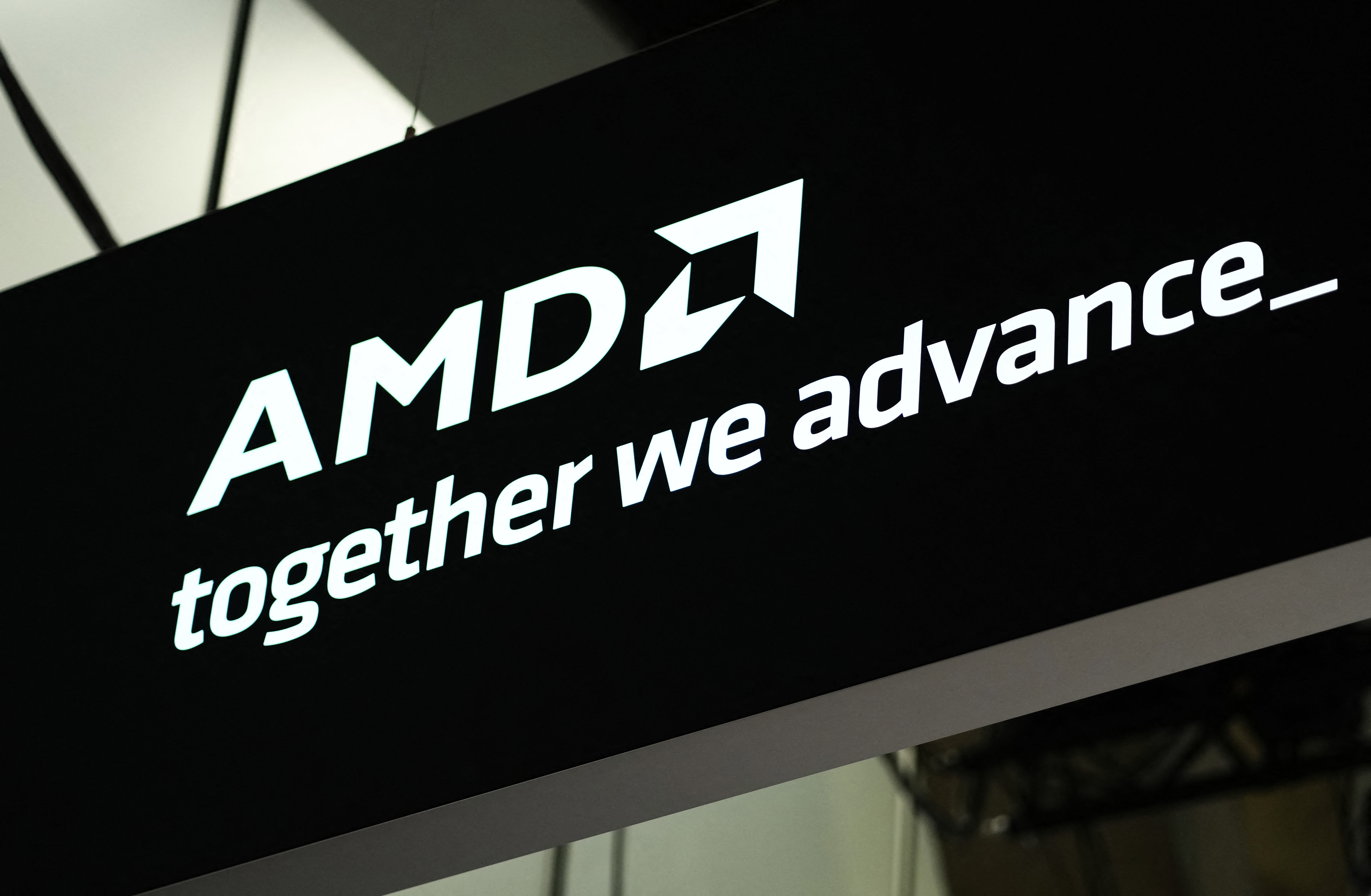AMD beats on Q1 revenue and EPS, stock edges lower on light guidance