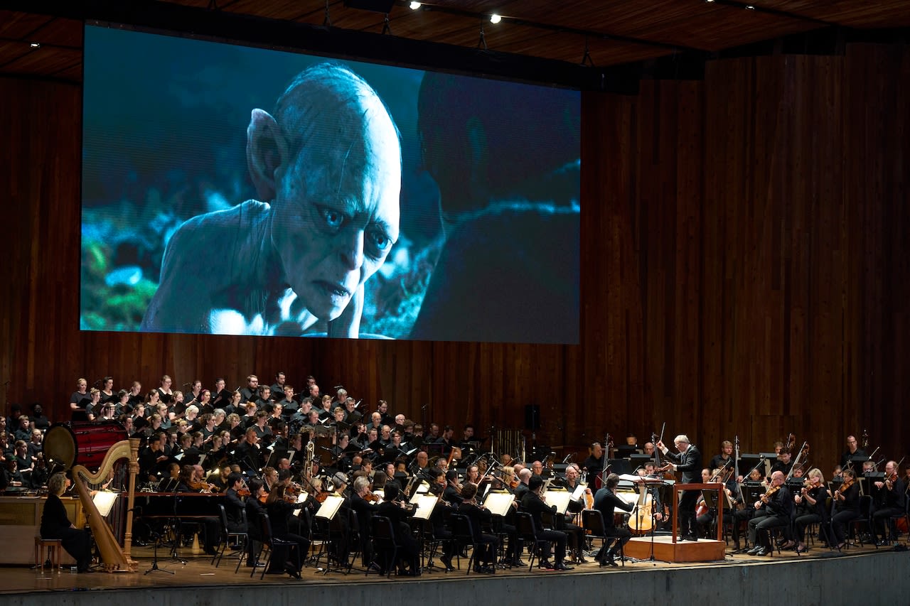 Cleveland Orchestra provides a grand musical backdrop for an epic screening of “The Lord of the Rings: The Return of the King”