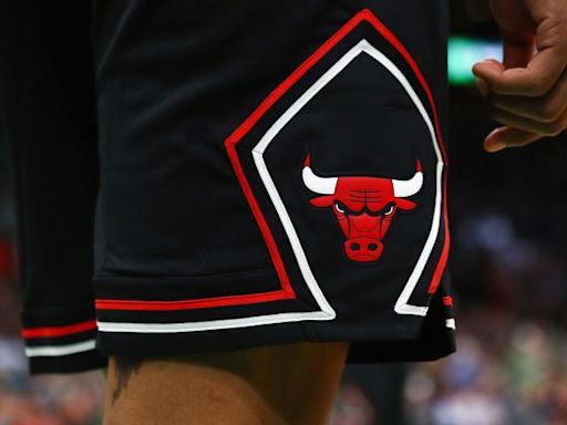 Bulls All-Star center ends stint in Chicago, surprisingly signs with 76ers | Sporting News