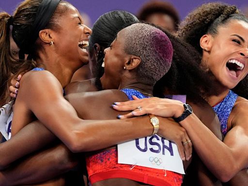 How did Team USA do in the women’s 4x400 relay?