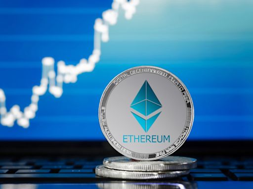 Ethereum +26%: La SEC cede a la presión de la Casa Blanca; ¡se aprueban los ETF! Por Investing.com