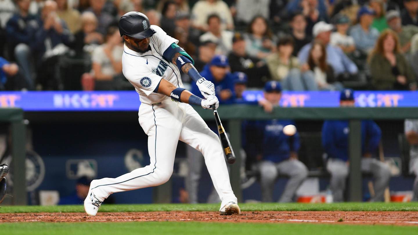 Seattle Mariners Squander Lead, Drop Game 1 of Series Against Texas Rangers