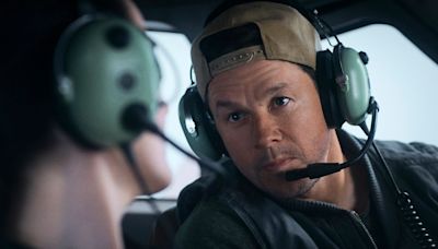 Mark Wahlberg Plays Psychotic Mob Hitman in Mel Gibson’s ‘Flight Risk’ Trailer