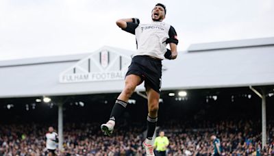 Raúl Jiménez hace doblete con Fulham en último juego de la campaña