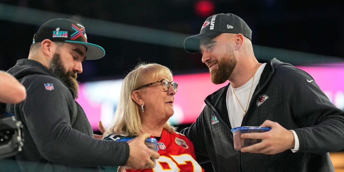 Jason and Travis Kelce's parents agreed to postpone their divorce until after their sons finished college