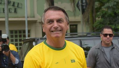 Bolsonaro segue internado, sem previsão de alta