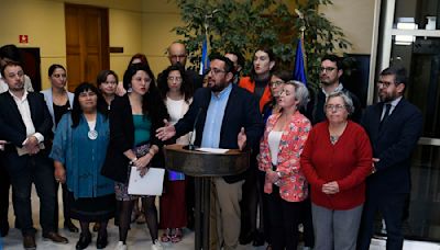 Encuentro Nacional de Educación de Partidos de Gobierno: el ‘banderazo’ oficialista ante la arremetida de la oposición - La Tercera