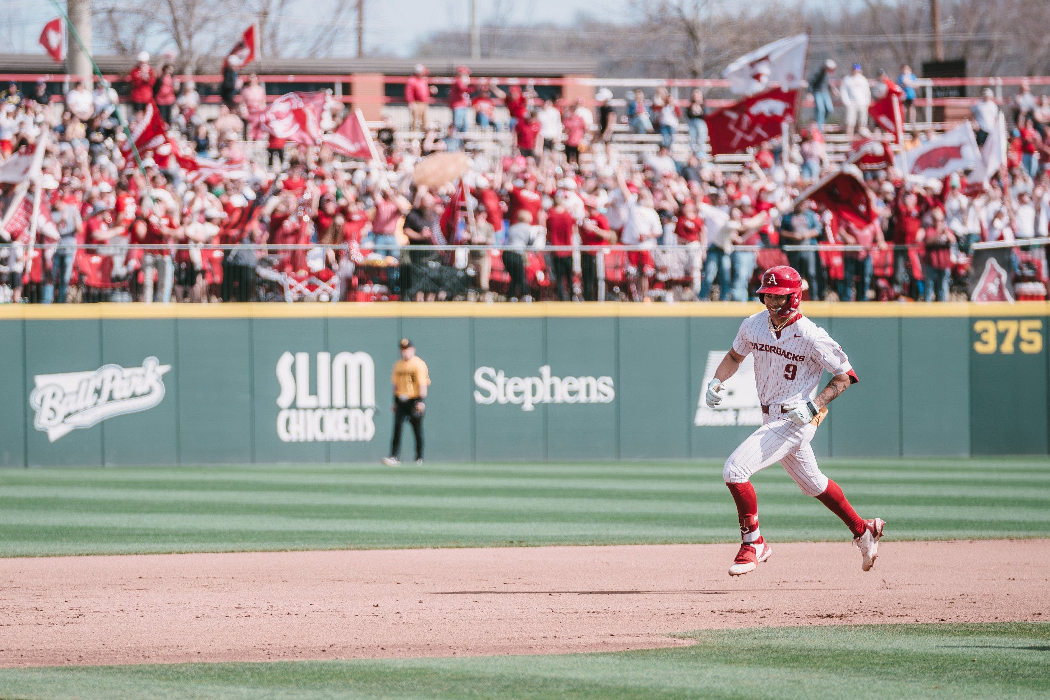 Arkansas baseball live score updates vs. Mississippi State: Hogs face Bulldogs in SEC