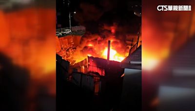 回收場大火爆已第3次 鄰戶拿蓮蓬頭噴水自救