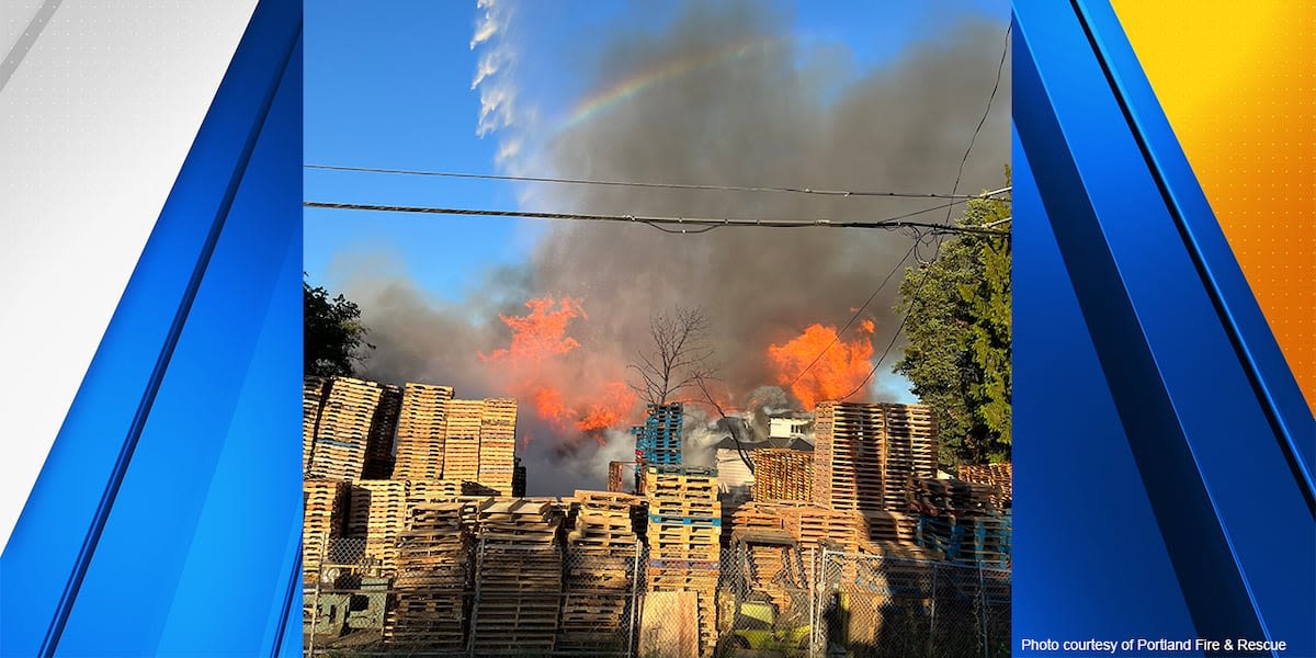 Breaking: 3-alarm fire threatens multiple buildings in NE Portland