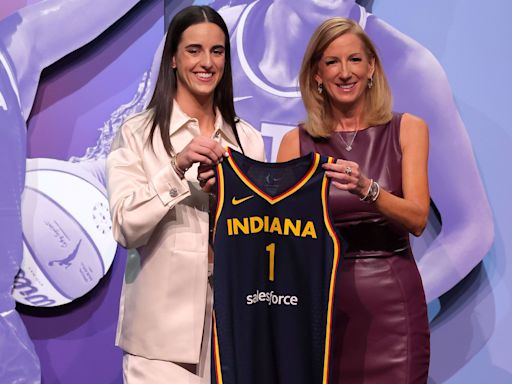 Indiana Fever rookie Caitlin Clark meets Pacers star Tyrese Haliburton, gets praise from Rick Carlisle