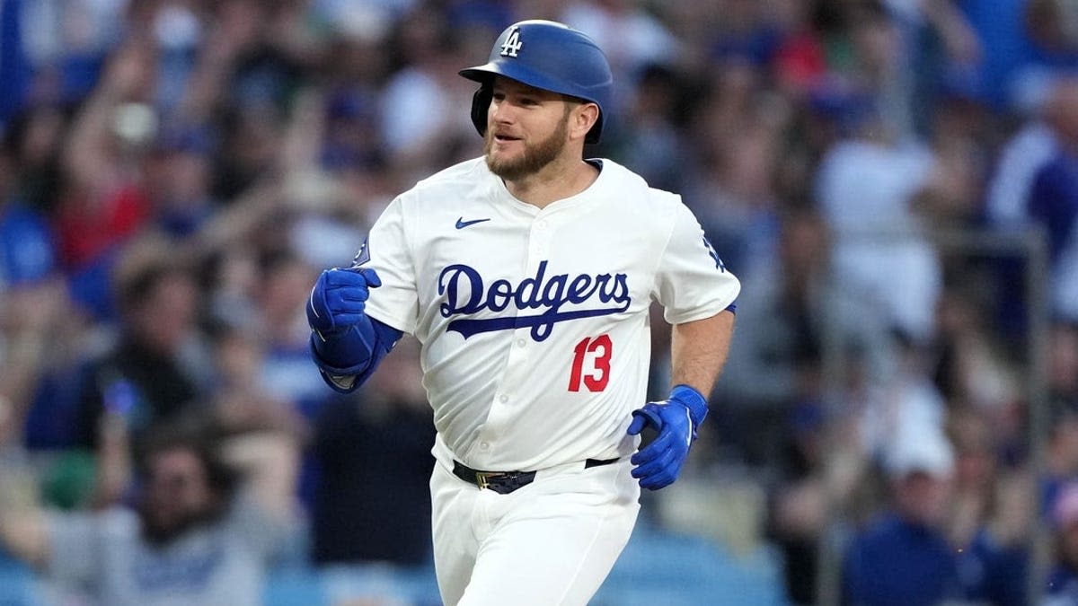 Dodgers use Max Muncy's grand slam to club Marlins