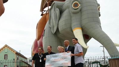 NJ elephant attraction gets a $500,000 government check for renovation