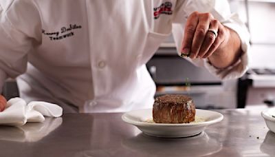 How To Choose The Perfect Steak Cut At Ruth's Chris Steak House