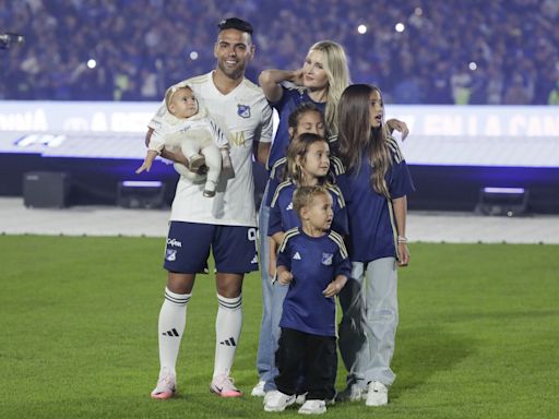 Falcao es presentado como jugador de Millonarios ante más de 30.000 aficionados en Bogotá