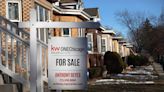 Mortgage refinancing stalls as housing market struggles