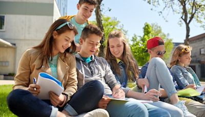 How high schoolers can use summer to boost their college application appeal