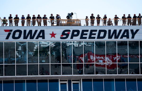 What time is NASCAR race today? Starting lineup, TV coverage, odds from Iowa Speedway