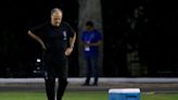 Preolímpico de Venezuela: Marcelo Bielsa, nervioso, fue otra vez amonestado y sufrió una derrota que deja muy comprometido a Uruguay para ir a los Juegos de París