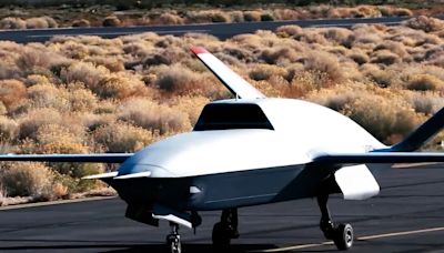 Cómo el XQ-67A, el nuevo drone de las Fuerzas Aéreas de EEUU que piensa, vuela y actúa por sí solo