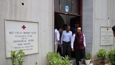 Delhi LG orders revamp of Seemapuri hospital