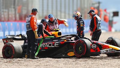 Under-pressure Red Bull Pérez spins out of Q1