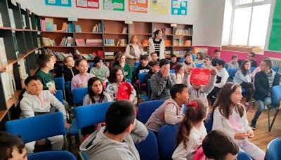 Suena ‘Tacones rojos’ en el Colegio San Juan de la Cruz