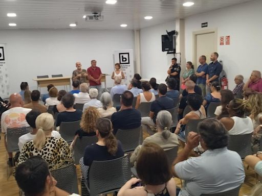 Los vecinos desalojados en Dénia respiran aliviados: en 24 horas podrán volver a sus pisos