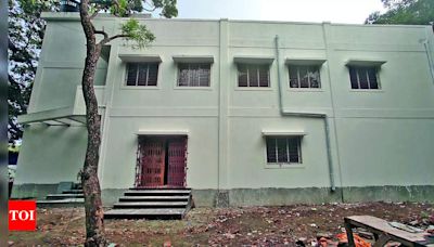 Kolkata Municipal Corporation Revamps Abandoned Office into Vivekananda Park Community Centre | Kolkata News - Times of India
