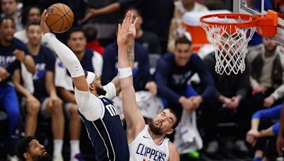 Los Clippers a un paso de ser eliminados tras derrota contra los Dallas Maverick