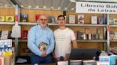 Una feria de libro llena de jóvenes