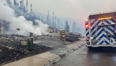 Au Canada, un incendie détruit la ville de Jasper dans le parc national du même nom