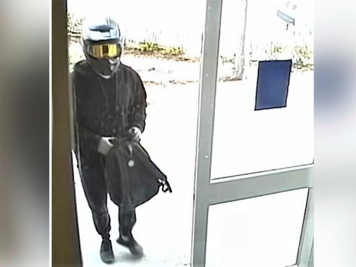 Mission RCMP search for gun-wielding bank robber