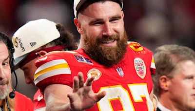 Chiefs sign star tight end Travis Kelce to new 2-year, $34.25 million deal, AP source says