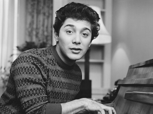 7 Romantic Paul Anka Songs That Will Make You Nostalgic For ‘Puppy Love’