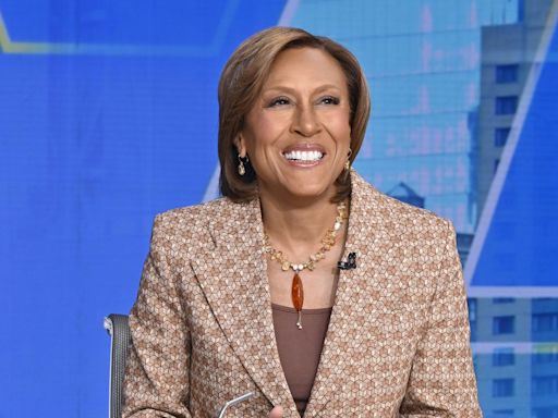 Robin Roberts Reveals the Reason Behind Her Bandaged Wrist on ‘GMA’