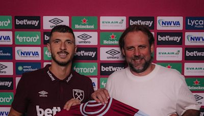 Guido Rodriguez: West Ham sign Argentinian World Cup winner on a free transfer
