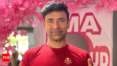 Sangram Singh says, 'our country will change,' after casting his vote along with his wife Payal Rohatgi | Hindi Movie News - Times of India