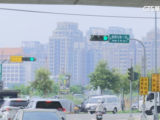 台中東興.建國路口難左轉 直擊轉彎車慘卡路中