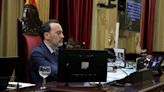 Le Senne, presidente del Parlament de Baleares, rechaza dimitir por romper la foto de Aurora Picornell