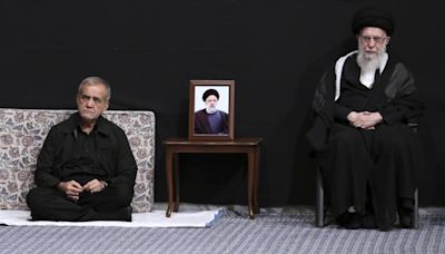 Iran: un mois après son élection, Massoud Pezeshkian investi président mais peine à convaincre