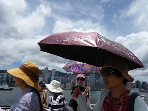 Hong Kong to reach 35 degrees Celsius under influence of Severe Typhoon Gaemi